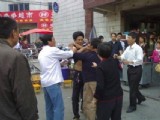 街頭悍婦打架場(chǎng)面火爆