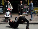 街上那些不淡定的人
