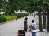街上那些不淡定的人