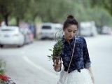 宋佳封面大片曝光 恬淡清新演繹早秋時(shí)尚